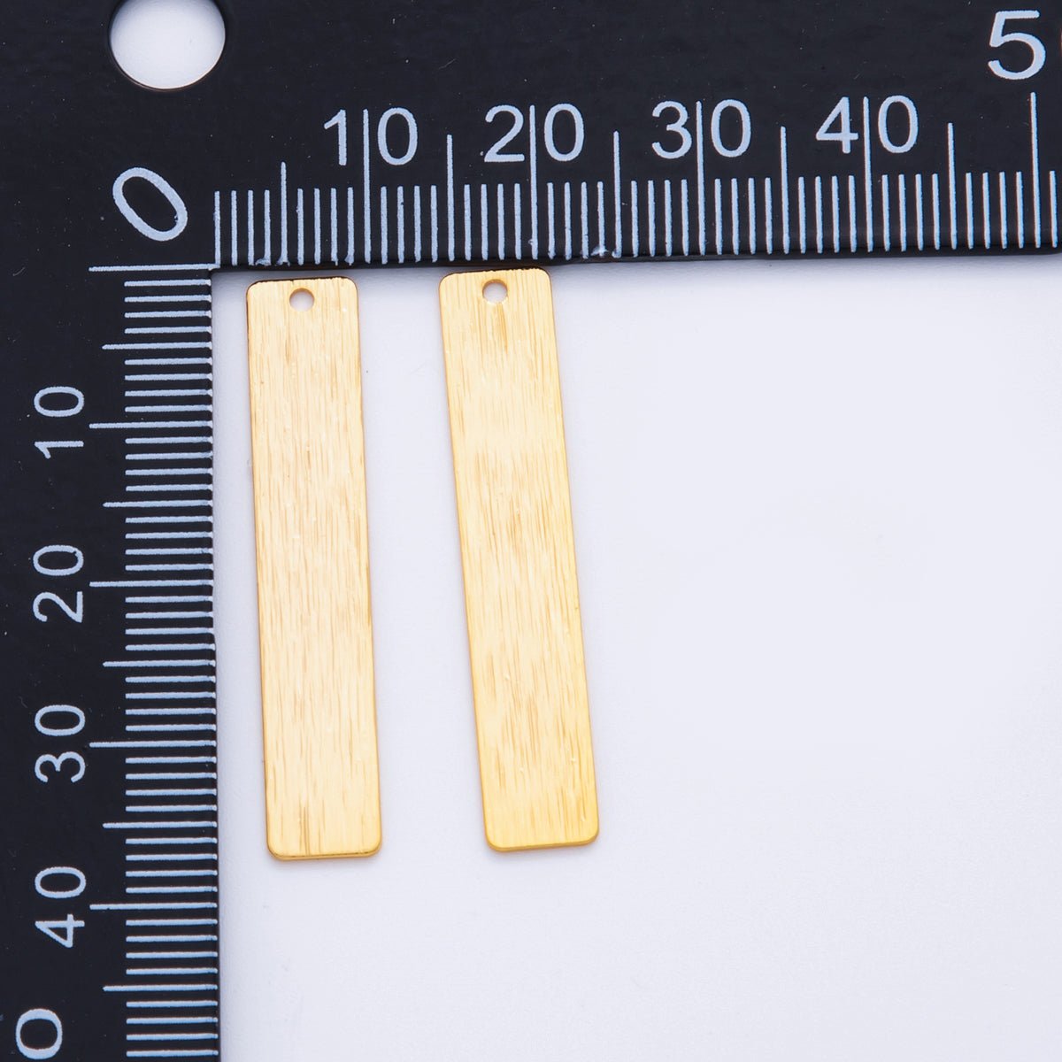 18K Gold Filled 36mm Lined Rectangular Bar Thin Charm Finding | Z1172 - DLUXCA