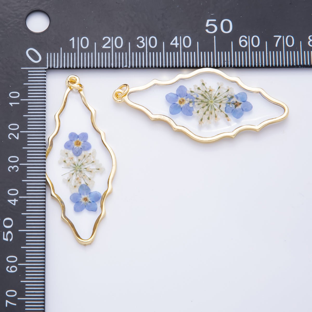 18K Gold Filled 54mm Resin Wavy Diamond - cut Blue Flowers Charm | AH849 - DLUXCA