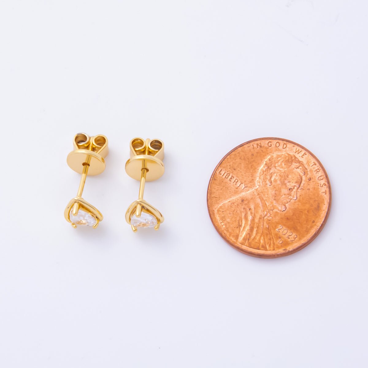 18K Gold Filled 6.5mm Clear CZ Inverted Heart CZ Drop Stud Earrings Findings | Z1362 - DLUXCA