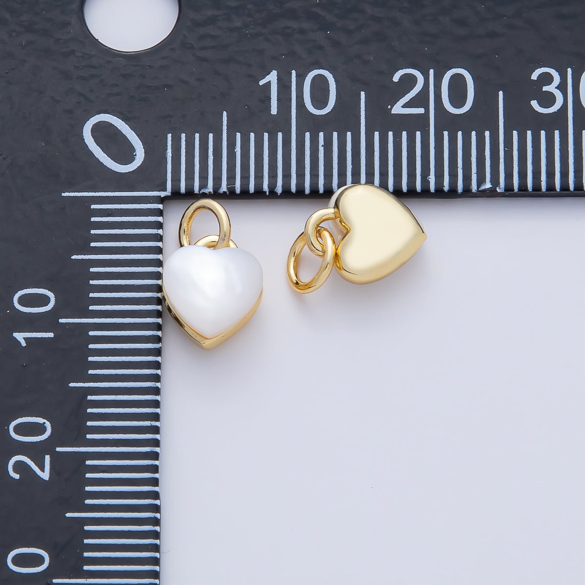 18K Gold Filled 8.8mm Shell Pearl Heart Mini Charm | AF1479 - DLUXCA