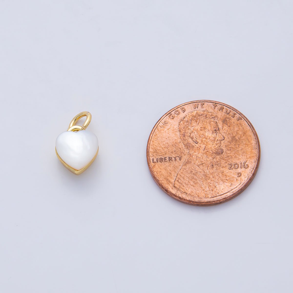18K Gold Filled 8.8mm Shell Pearl Heart Mini Charm | AF1479 - DLUXCA