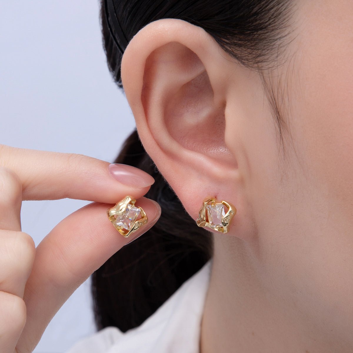 18K Gold Filled 9.5mm Clear CZ Baguette Molten Stud Earrings | T121 - DLUXCA