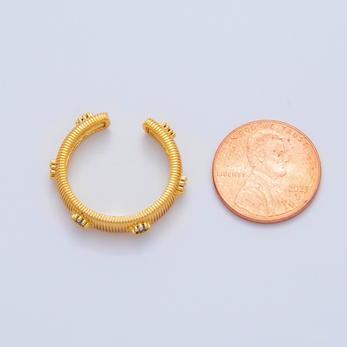 18K Gold Filled Blue CZ Lined Ribbed Ring | O2029 - DLUXCA