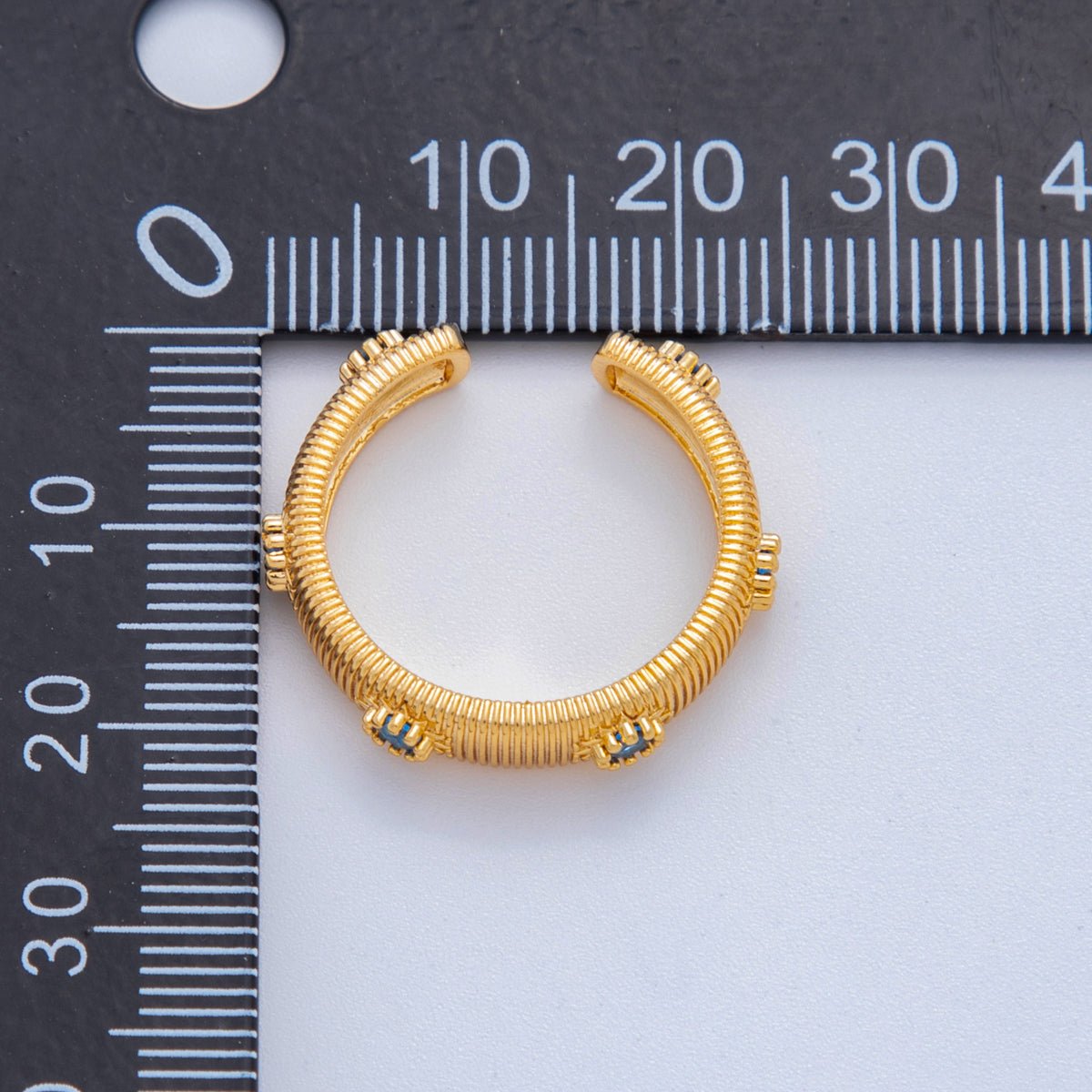 18K Gold Filled Blue CZ Lined Ribbed Ring | O2029 - DLUXCA