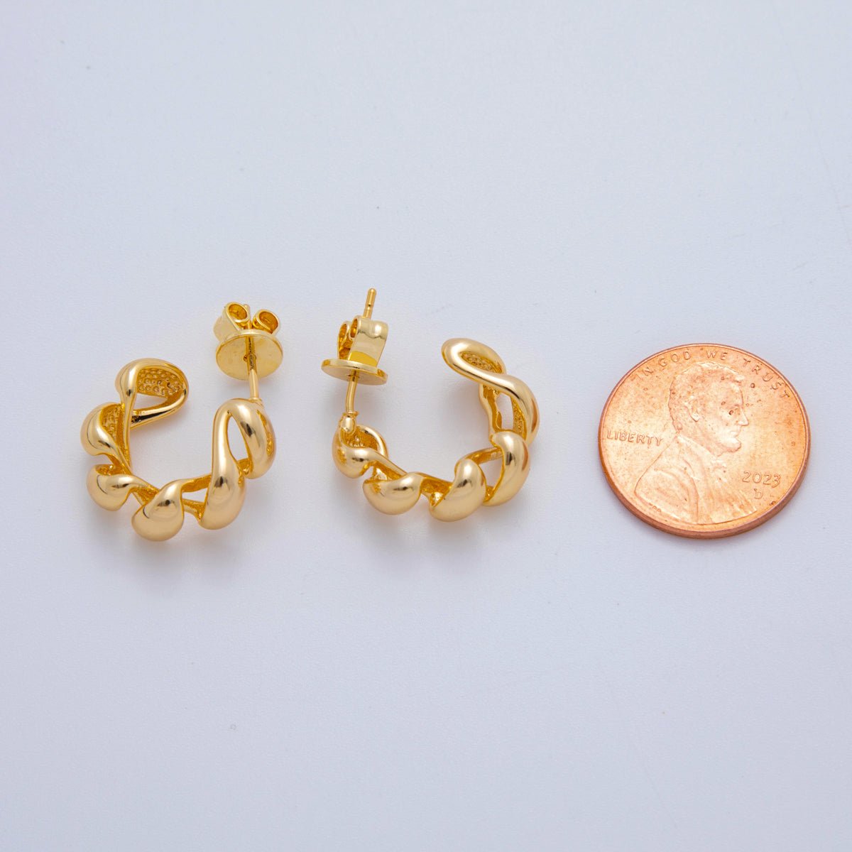 18K Gold Filled Bubbly Twisted Vine C - Shaped Stud Earrings | AJ149 - DLUXCA