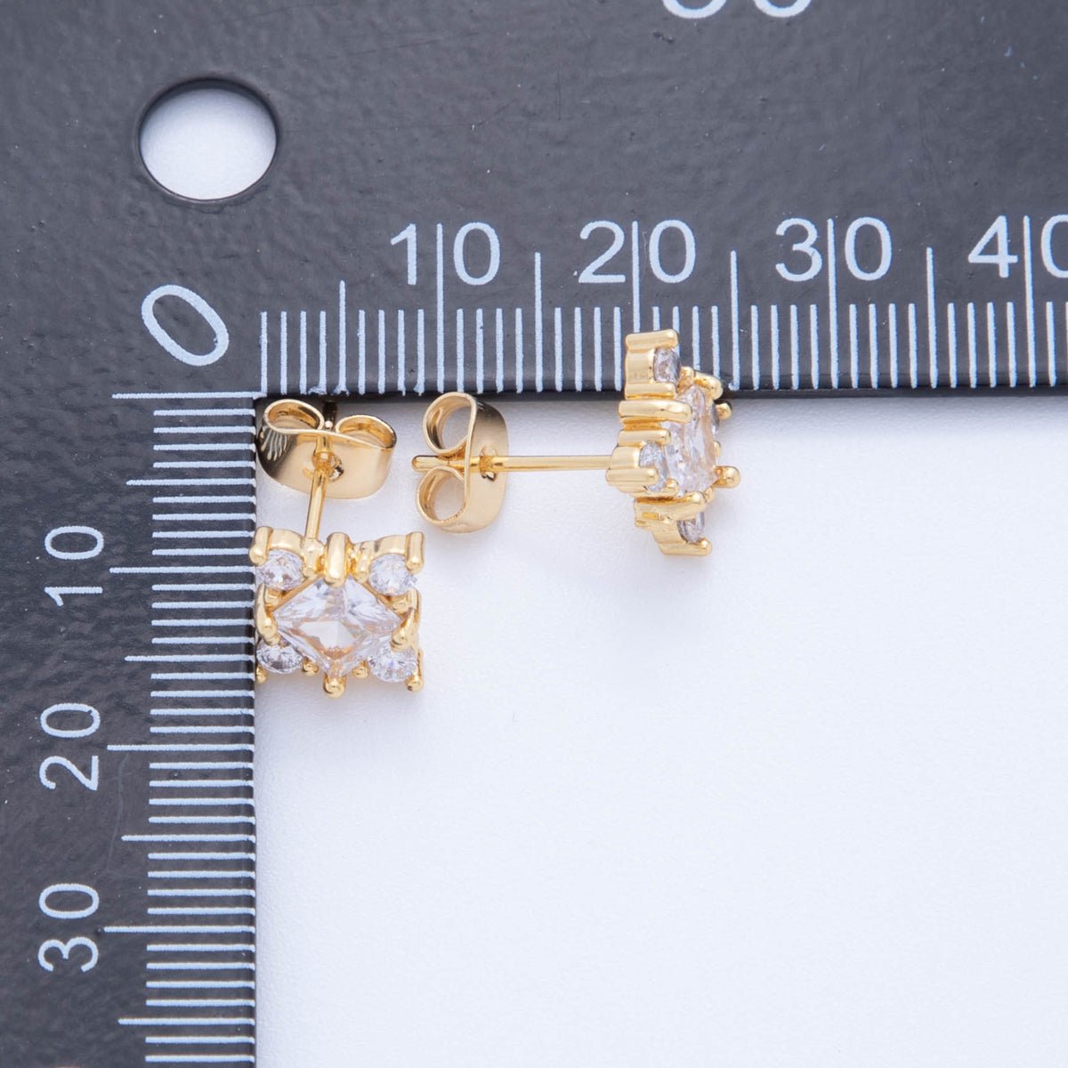 18K Gold Filled Clear Rectangle CZ Sparkly Star Stud Earrings | AI418 - DLUXCA