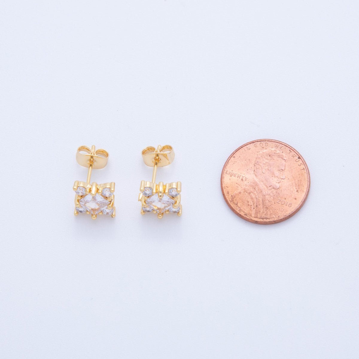 18K Gold Filled Clear Rectangle CZ Sparkly Star Stud Earrings | AI418 - DLUXCA