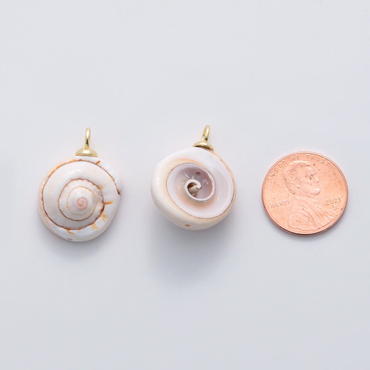 18K Gold Filled Cockle Sea Shell Ceramic Drop Pendant | X671 - DLUXCA