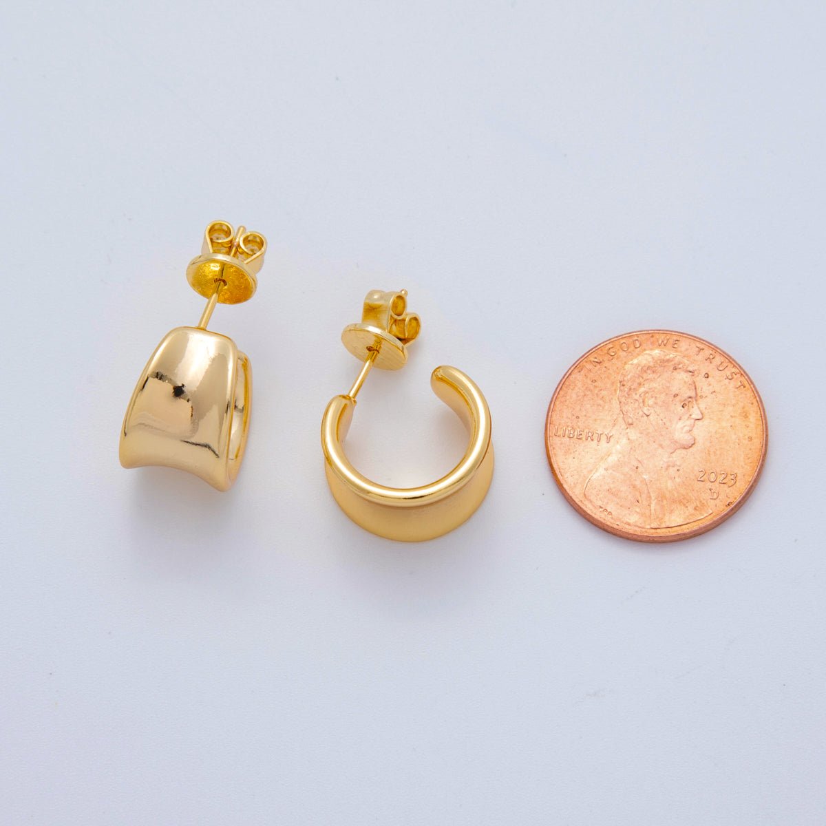 18K Gold Filled Curved Wide Band C - Shaped Hoop Earrings | AI369 - DLUXCA