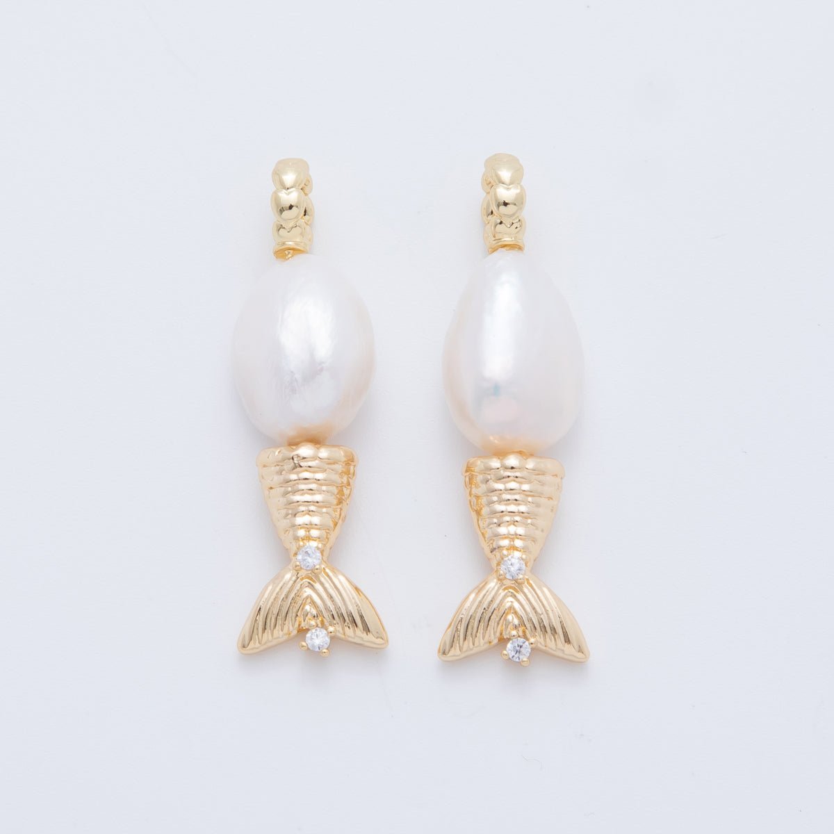 18K Gold Filled Freshwater Pearl Fishtail Charm | AF618 - DLUXCA