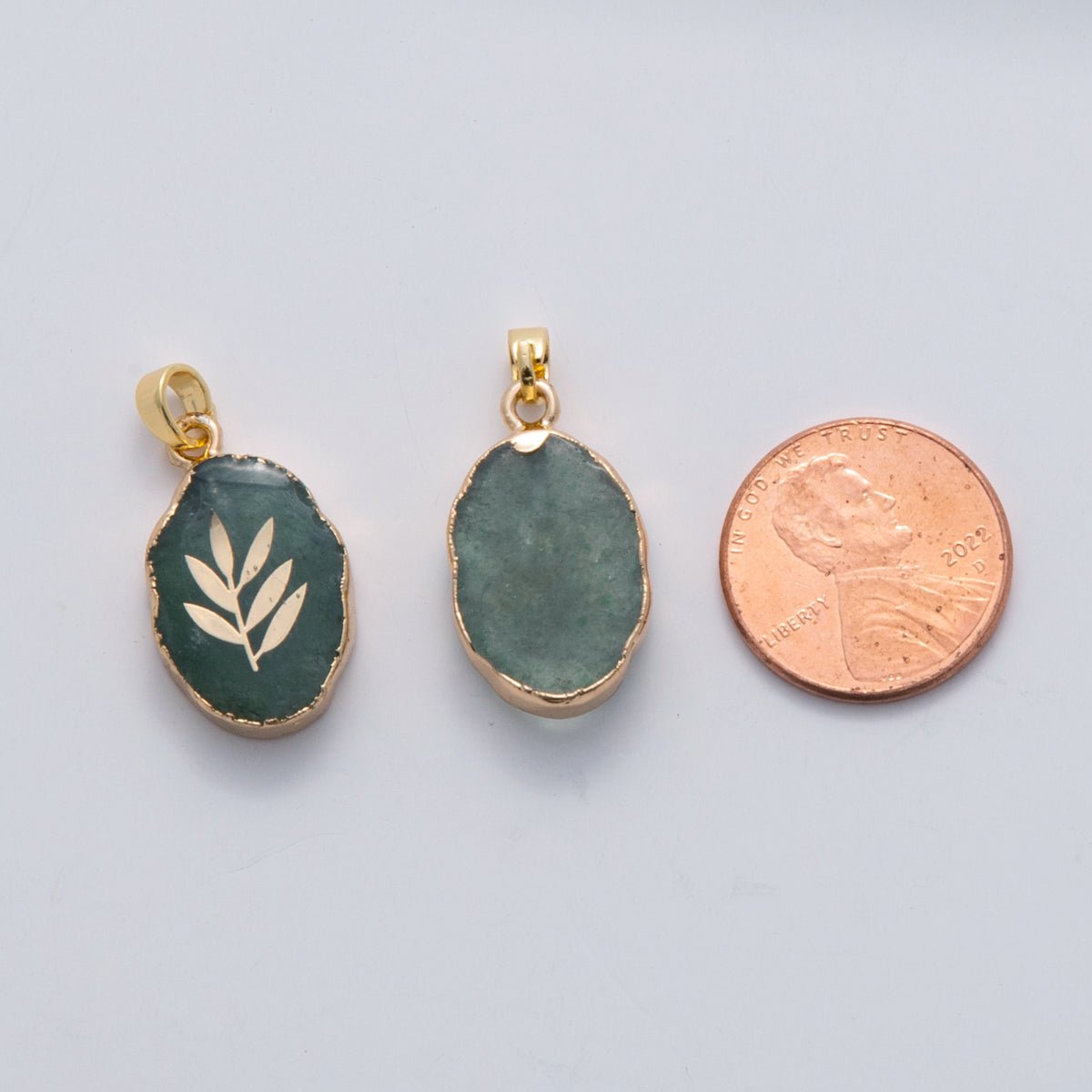 18K Gold Filled Leaf Green Aventurine Oblong Pendant | AH697 - DLUXCA