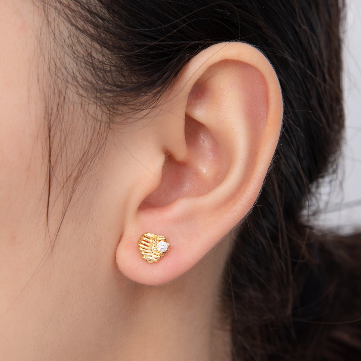 18K Gold Filled Round Clear CZ Rib Cage Leaf Stud Earrings | AI392 - DLUXCA
