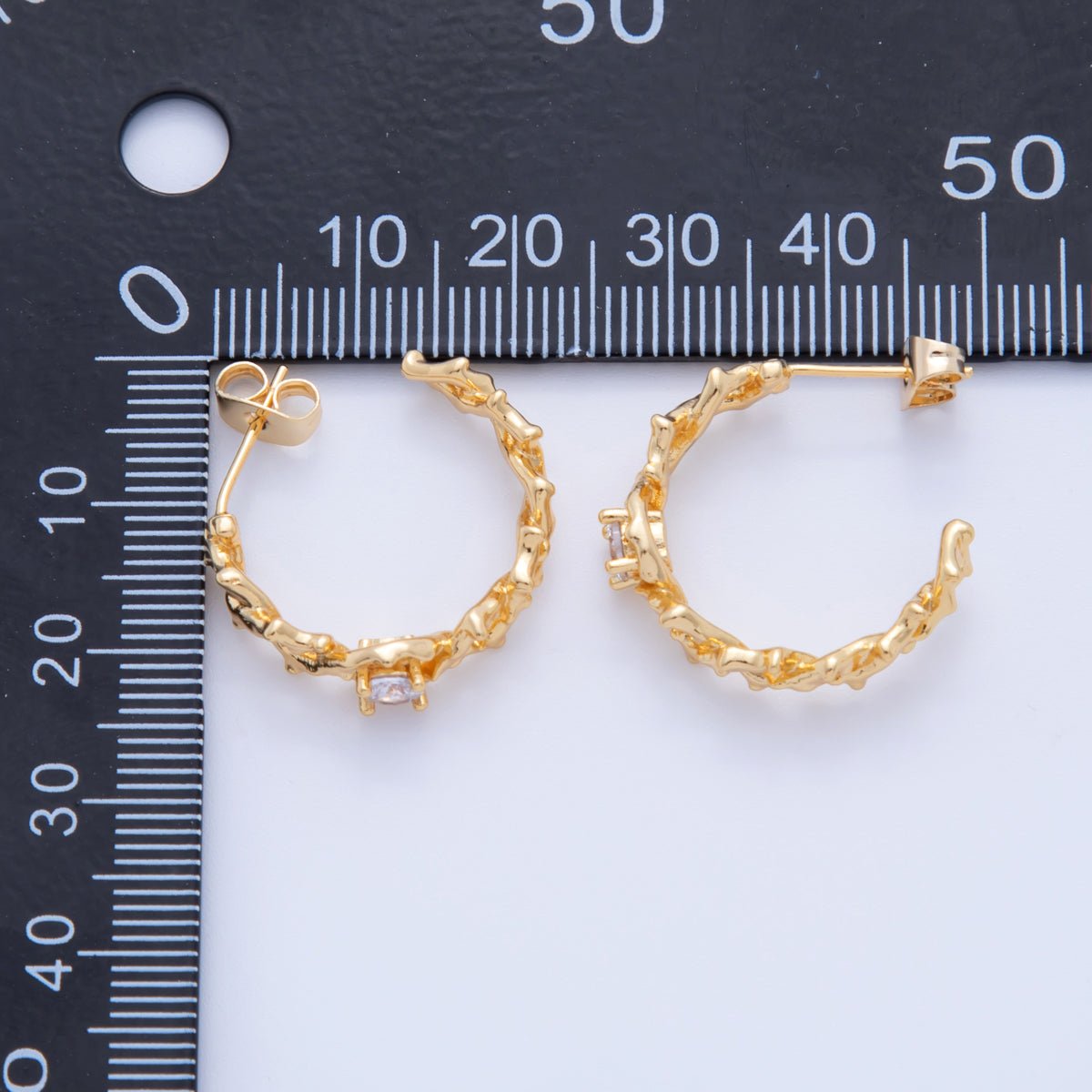 18K Gold Filled Round CZ Chain Twist Stud Earrings | AI373 - DLUXCA