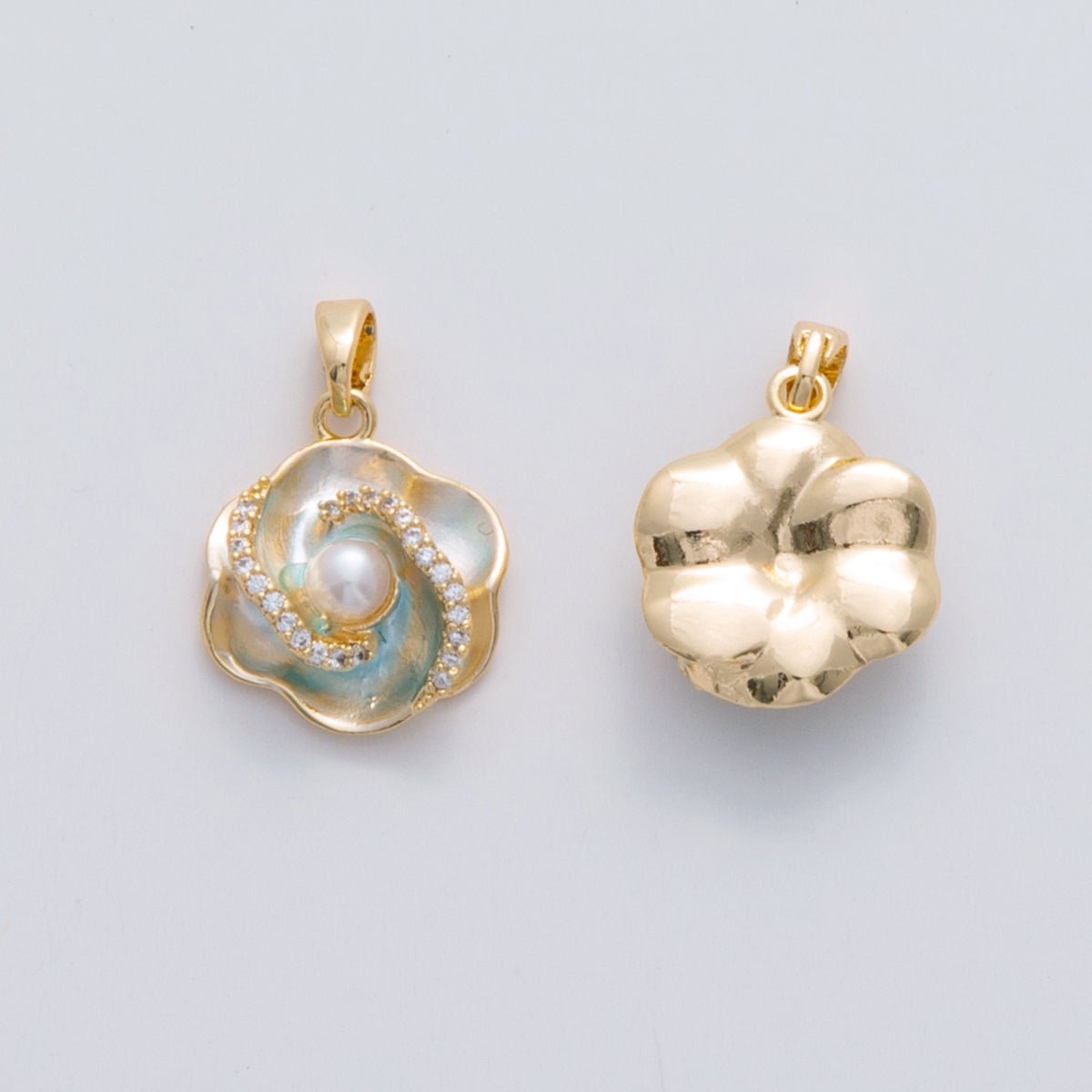 18K Gold Filled Shell Pearl Micro Paved CZ Foil Daisy Flower Pendant | AH693 - DLUXCA