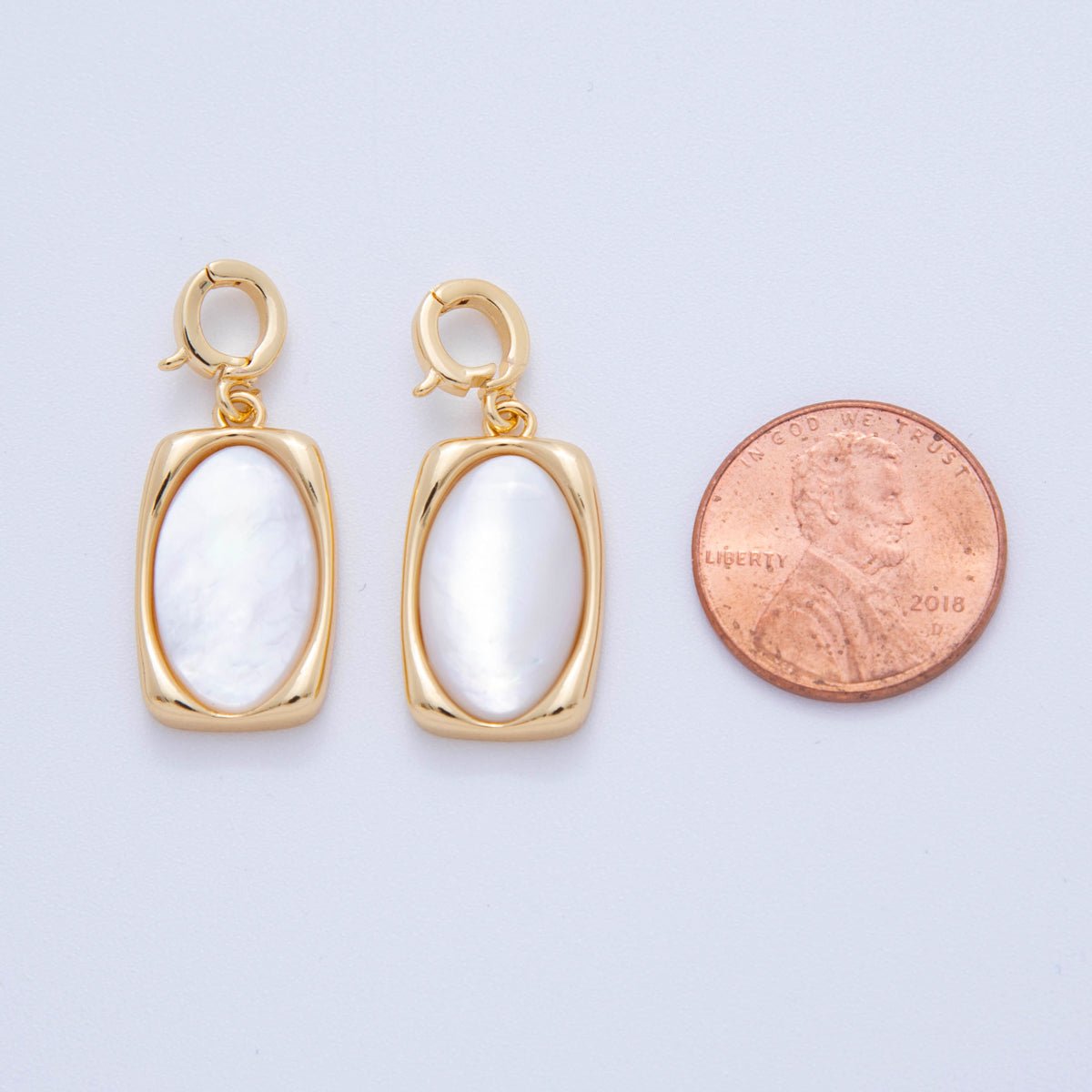 18K Gold Filled Shell Pearl Oval Molten Rectangular Latch Snap Bail Pendant | AH756 - DLUXCA