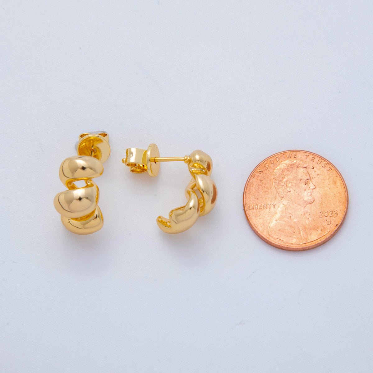 18K Gold Filled Twisted Croissant Stud Earrings | AI370 - DLUXCA