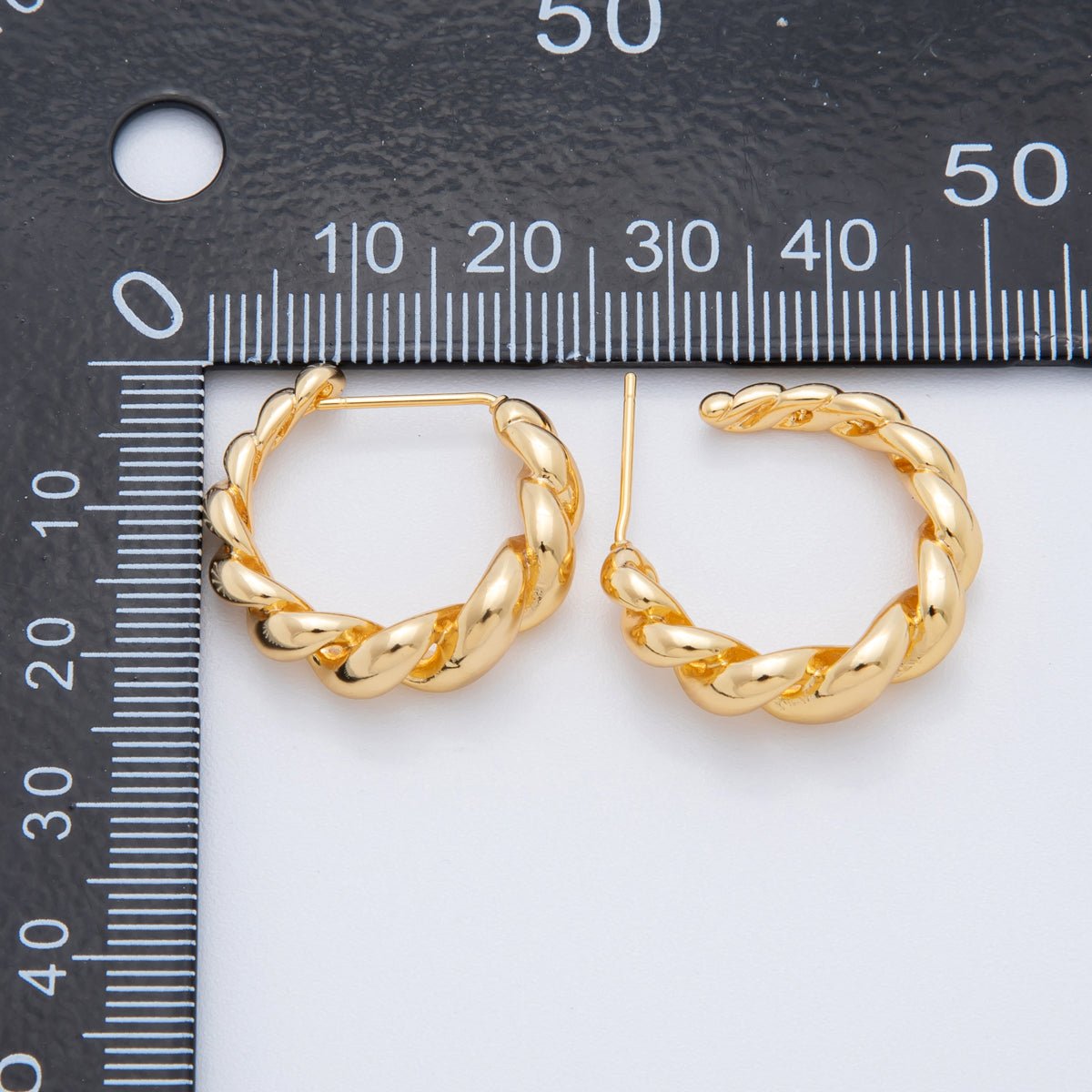 18K Gold Filled Twisted Gradient Croissant English Lock Hoops Earrings | AJ - 188 - DLUXCA