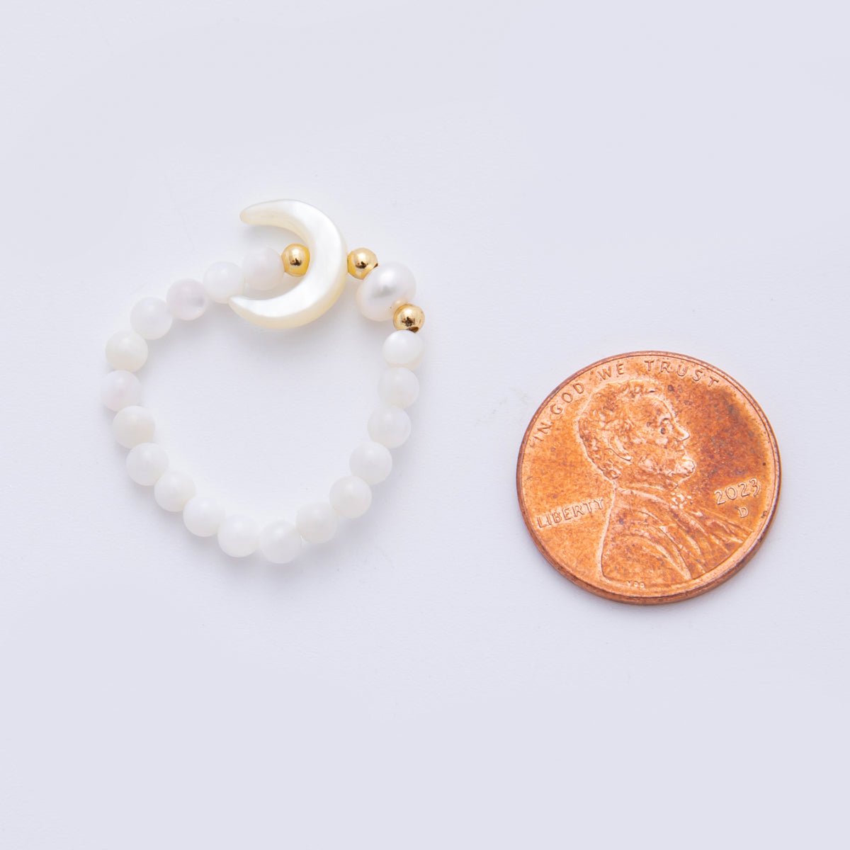 18K Gold Filled White Quartz Crescent Moon Shell Pearl Bead Stretch Ring | O050 - DLUXCA