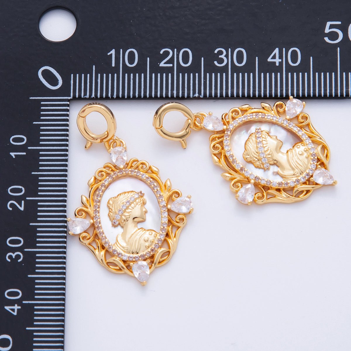 18K Gold Filled Women Silhouette Shell Pearl Artisan Drop Snap Bail Pendant | AH709