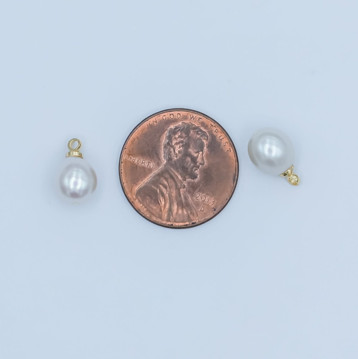 24K Gold Filled 11mm White Round Shell Pearl Charm | P1682 - DLUXCA