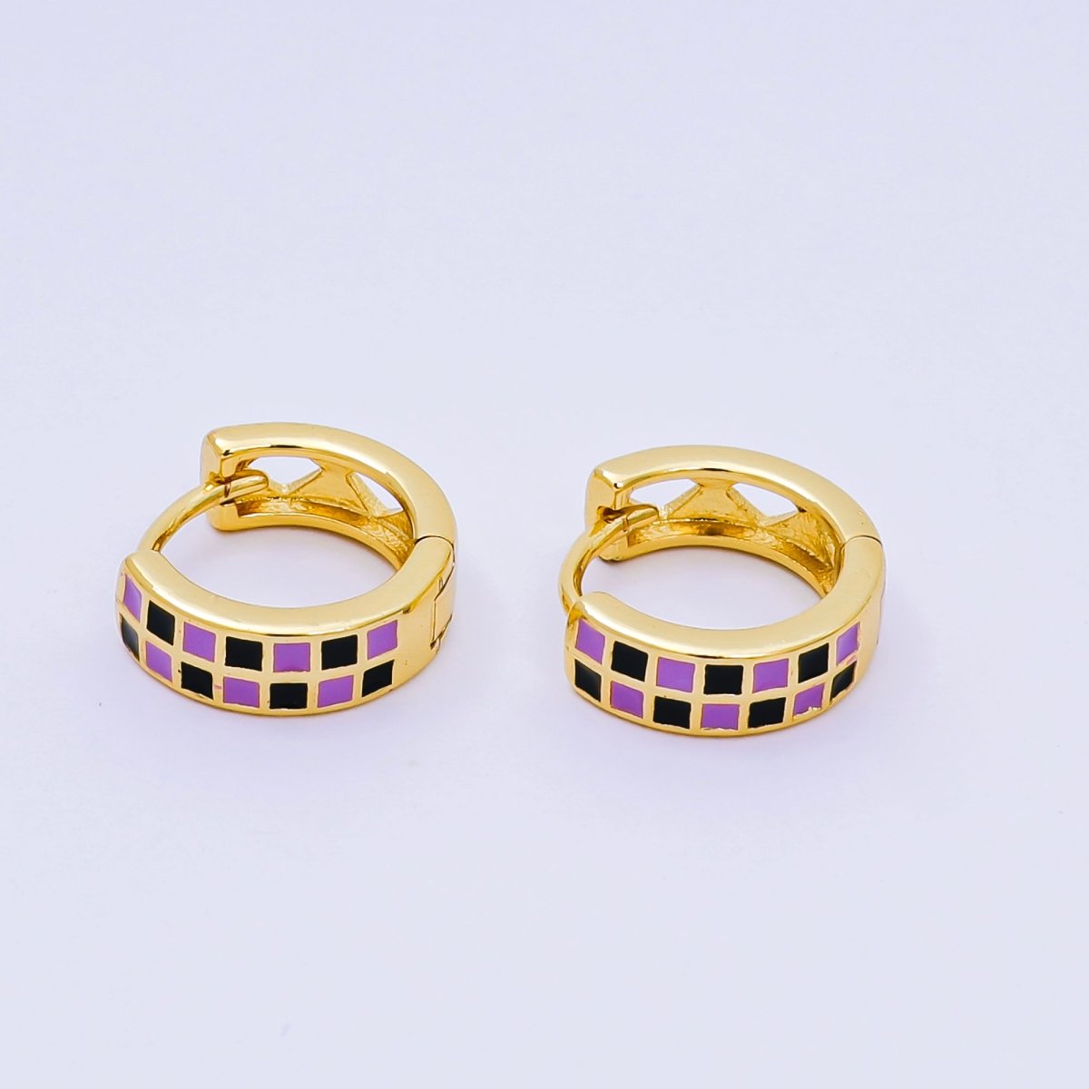 24K Gold Filled 13 mm Checkered Enamel Purple & Black Retro Huggie Cartilage Earrings | AJ - 033 - DLUXCA