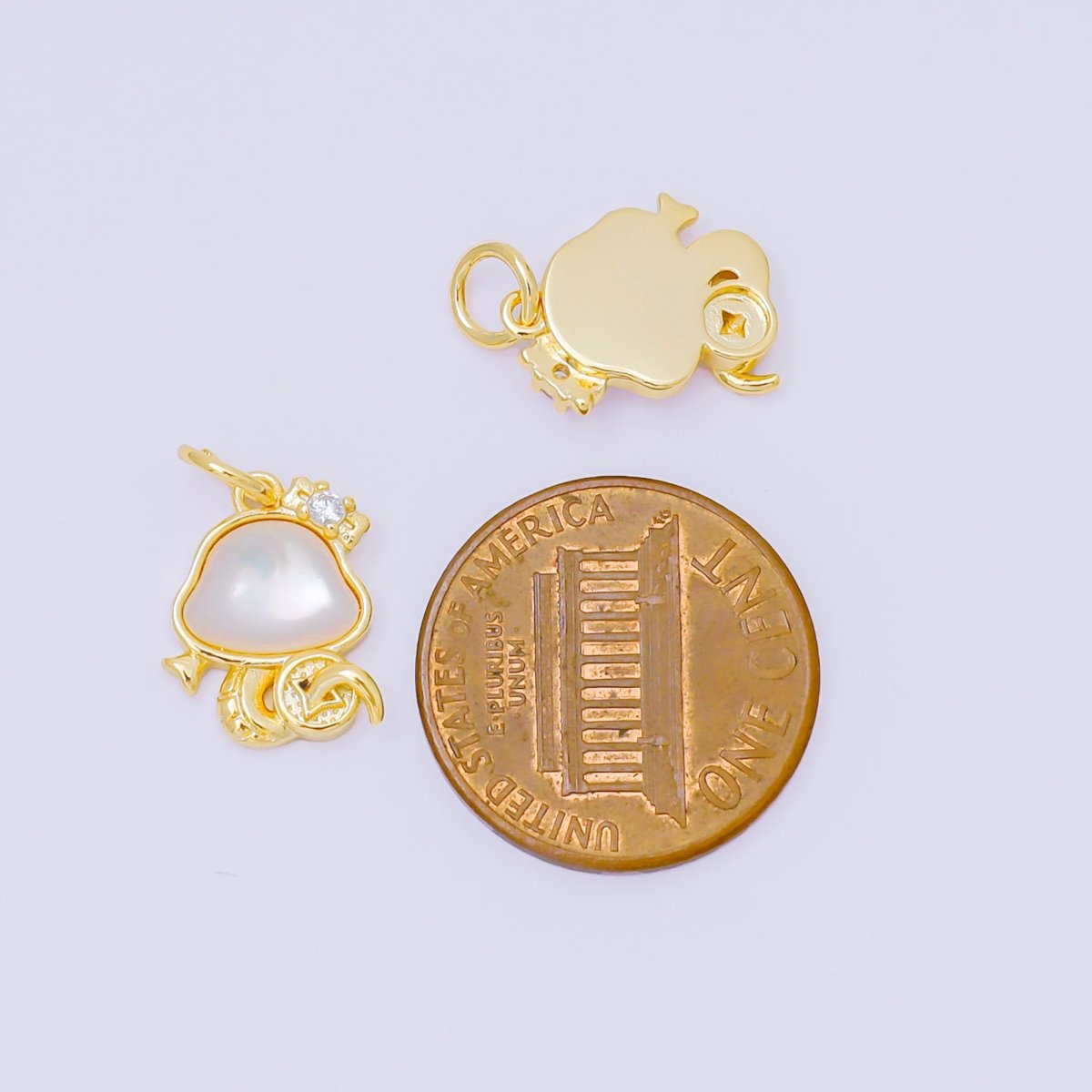 24K Gold Filled 13mm Round CZ Under the Jellyfish Shell Pearl Charm | M885 - DLUXCA