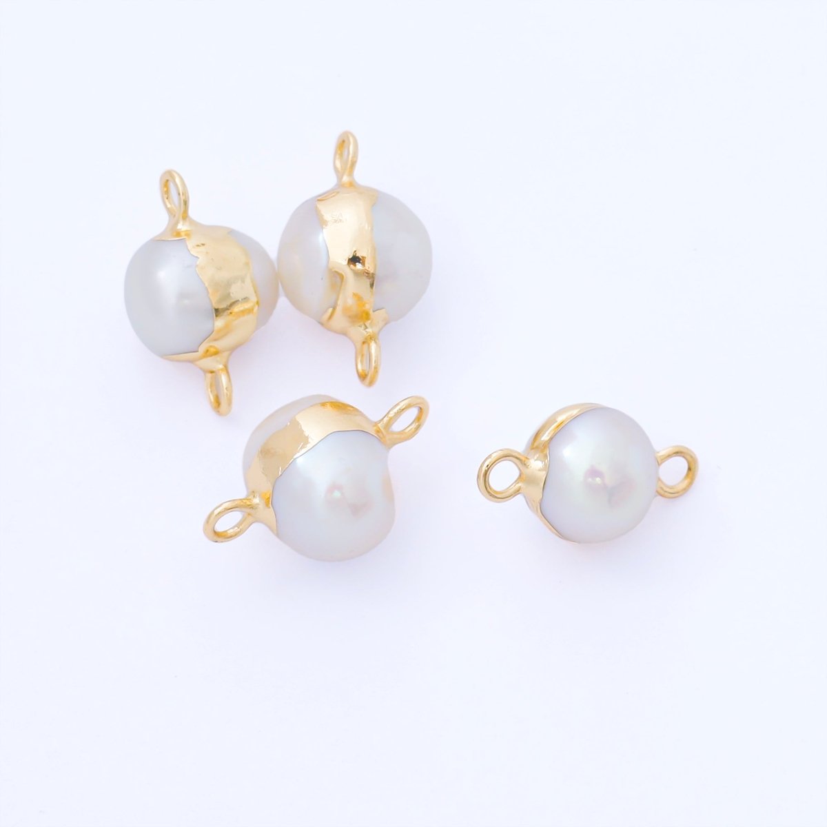 24K Gold Filled 15mm Dainty Round Shell Pearl Charm Connector | AF582 - DLUXCA
