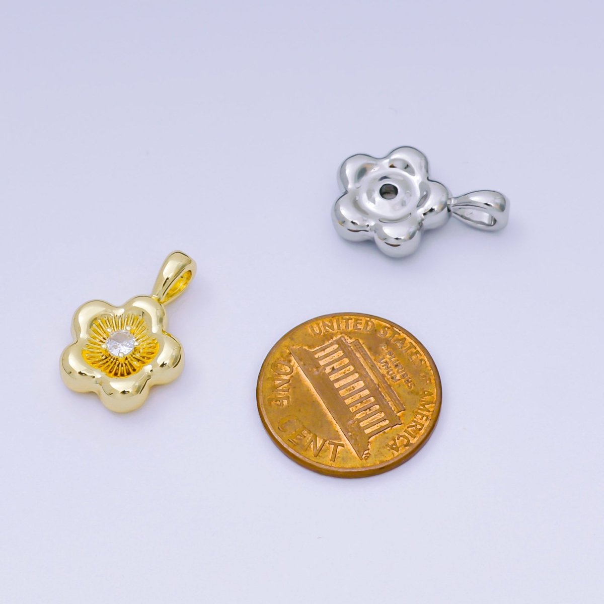 24K Gold Filled 18.5mm Clear CZ Flower Daisy Charm Pendant in Gold & Silver | AH - 526 - DLUXCA