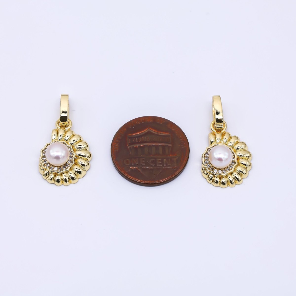 24K Gold Filled 18mm Micro Paved CZ Shell Pearl Ammonite Sea Shell Pendant | AA - 1601 - DLUXCA