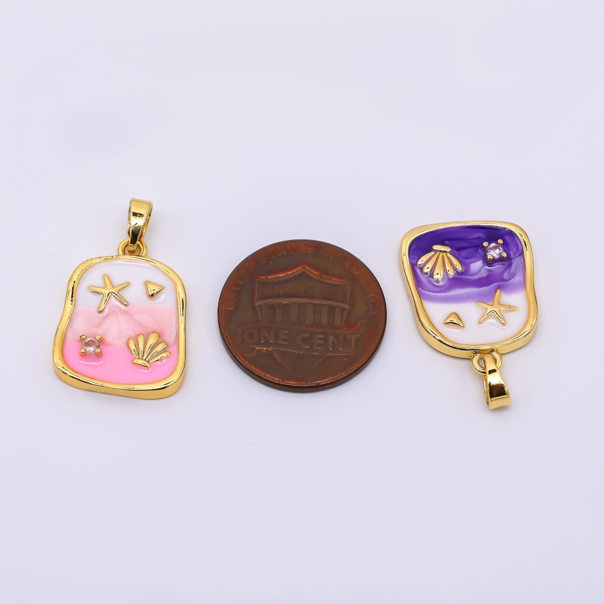 24K Gold Filled 19.5mm Round CZ Enamel Art Beach Theme Starfish with Seashell Pendant in Purple & Pink | AH - 510 - DLUXCA