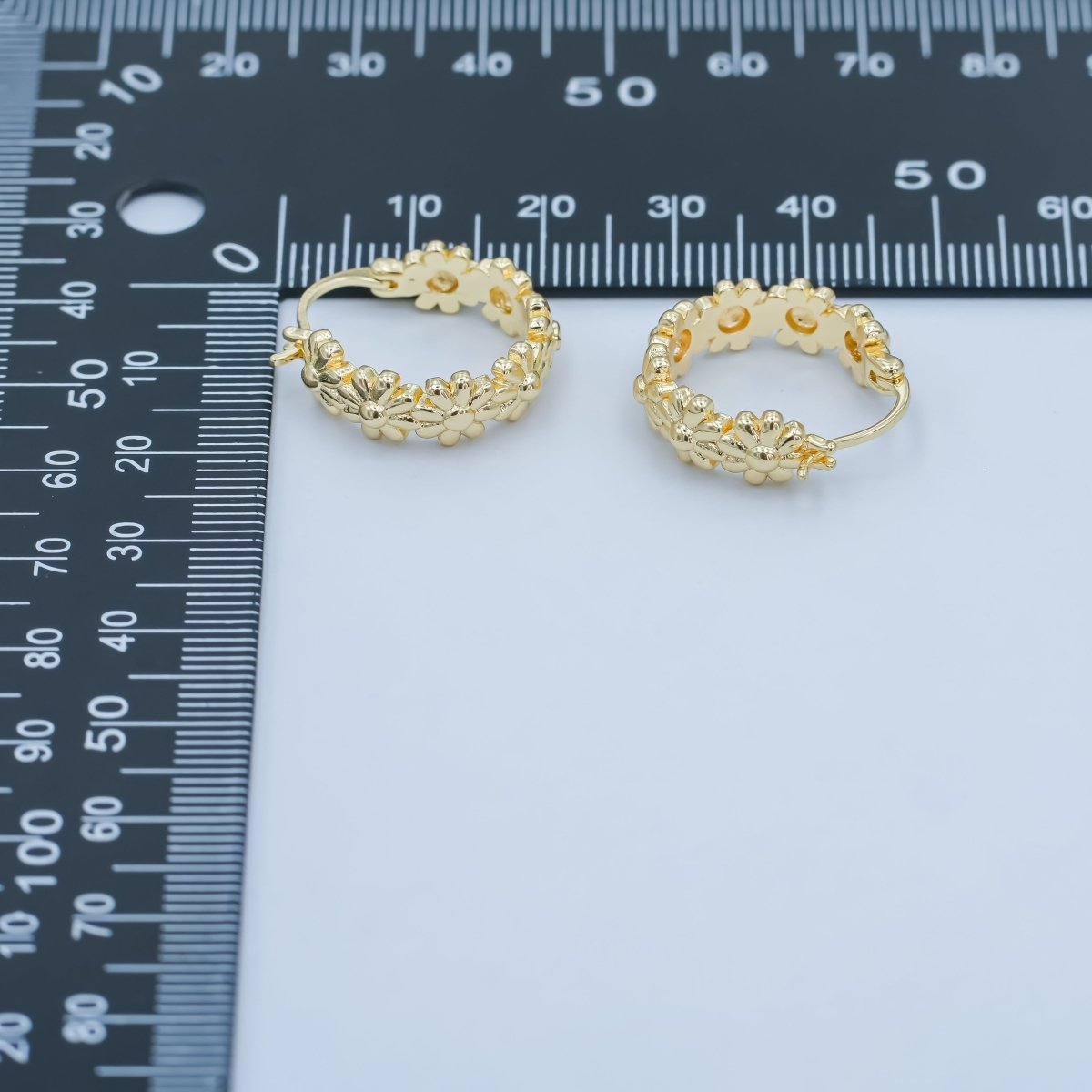 24K Gold Filled 20mm Daisy Flower Latch Hoop Earrings | V533 - DLUXCA