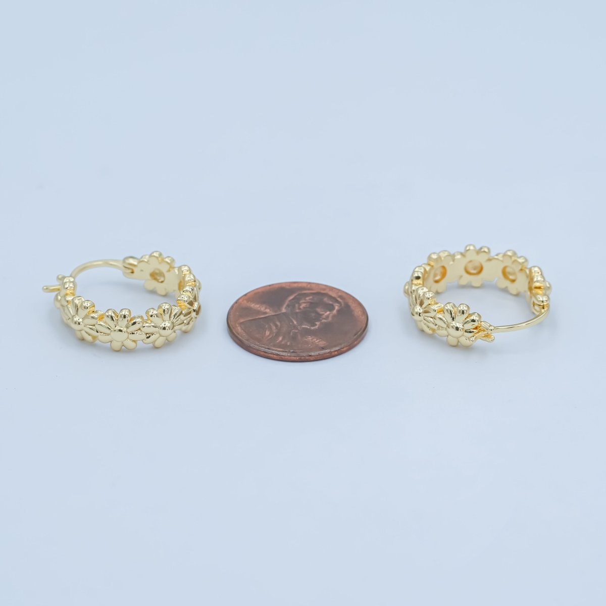 24K Gold Filled 20mm Daisy Flower Latch Hoop Earrings | V533 - DLUXCA