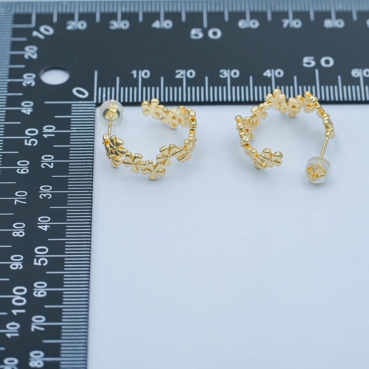 24K Gold Filled 20mm Flower C - Shaped Hoop Earrings | AI436 - DLUXCA
