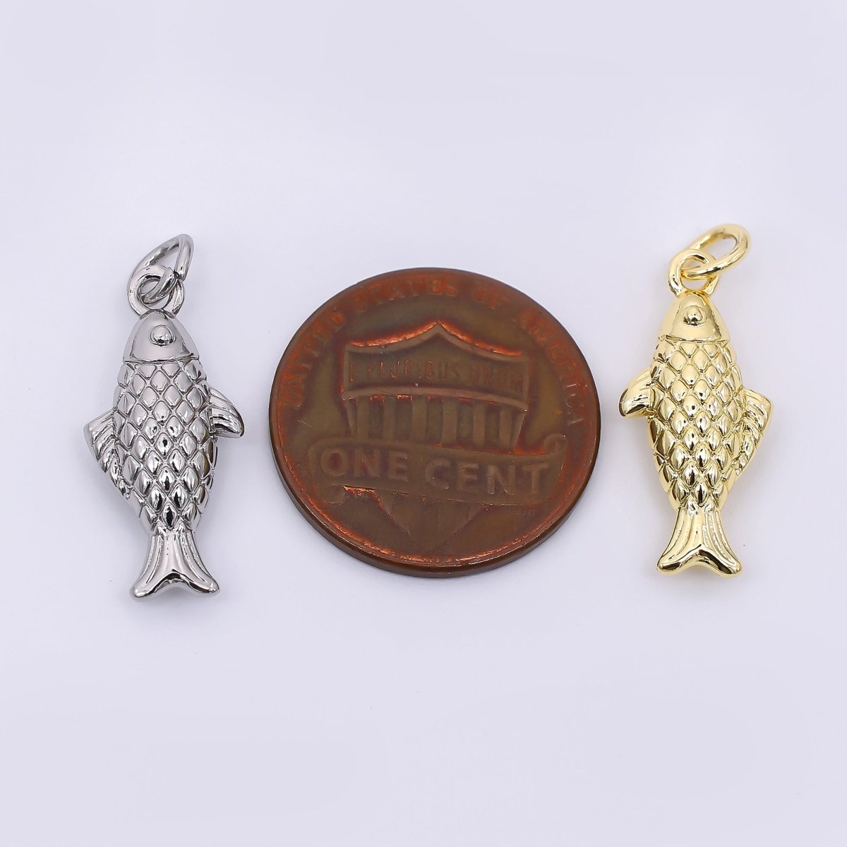 24K Gold Filled 20mm Ocean Fish Animal Charm in Gold & Silver | AH - 583 - DLUXCA