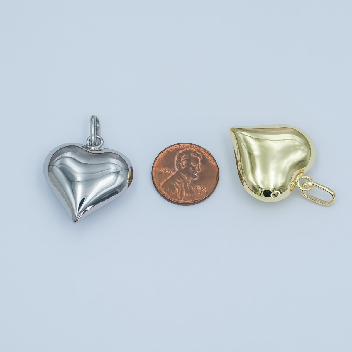 24K Gold Filled 25mm Chubby Minimalist Heart Link Pendant in Gold & Silver | AA1484 - DLUXCA