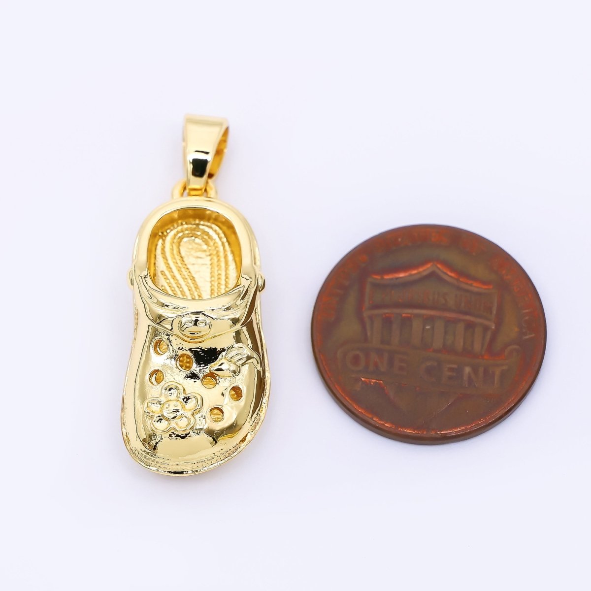 24K Gold Filled 26mm Crocs Comfy Sandals Pendant | AH - 466 - DLUXCA