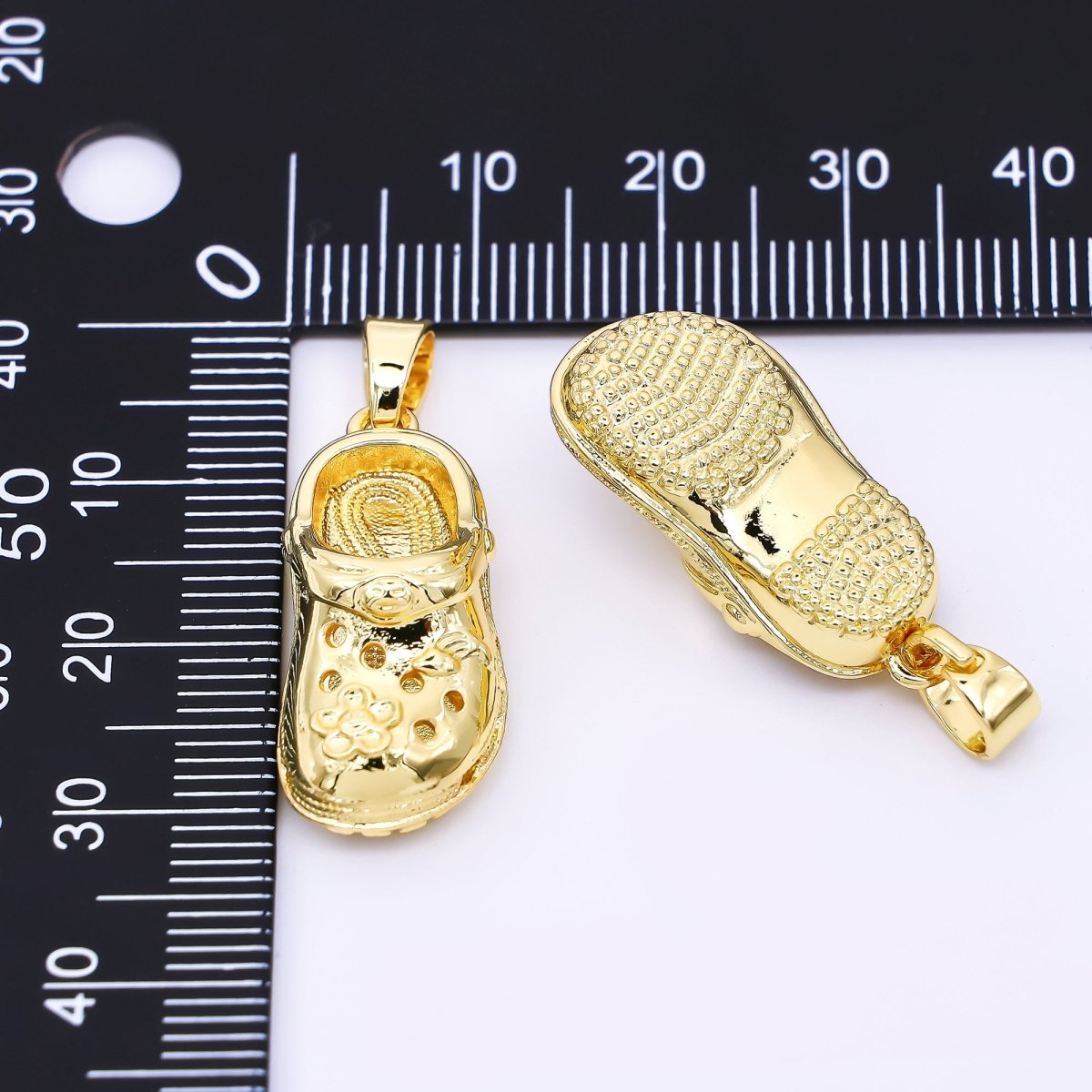 24K Gold Filled 26mm Crocs Comfy Sandals Pendant | AH - 466 - DLUXCA