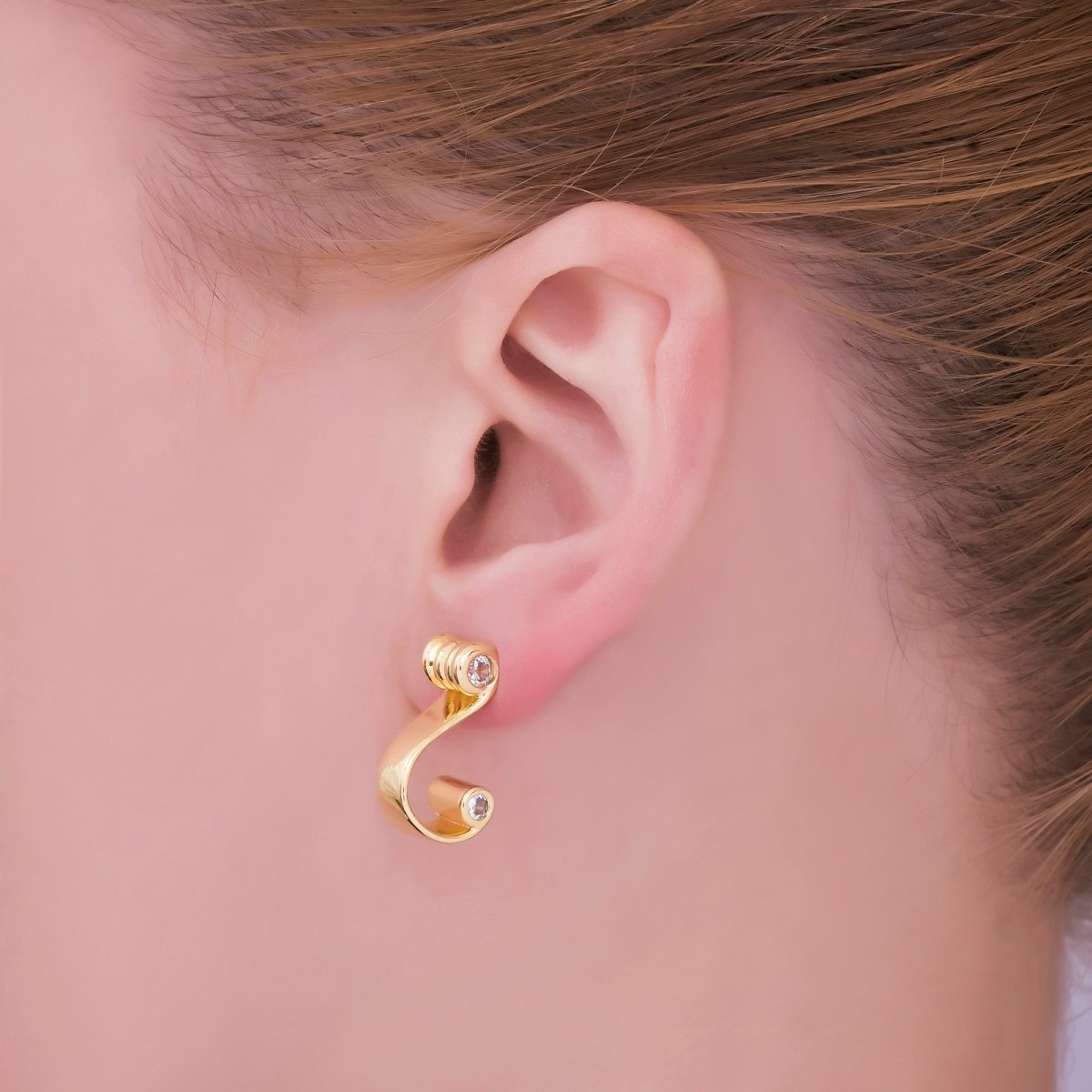 24K Gold Filled Clear CZ S - Curve Stud Earrings | AI439 - DLUXCA