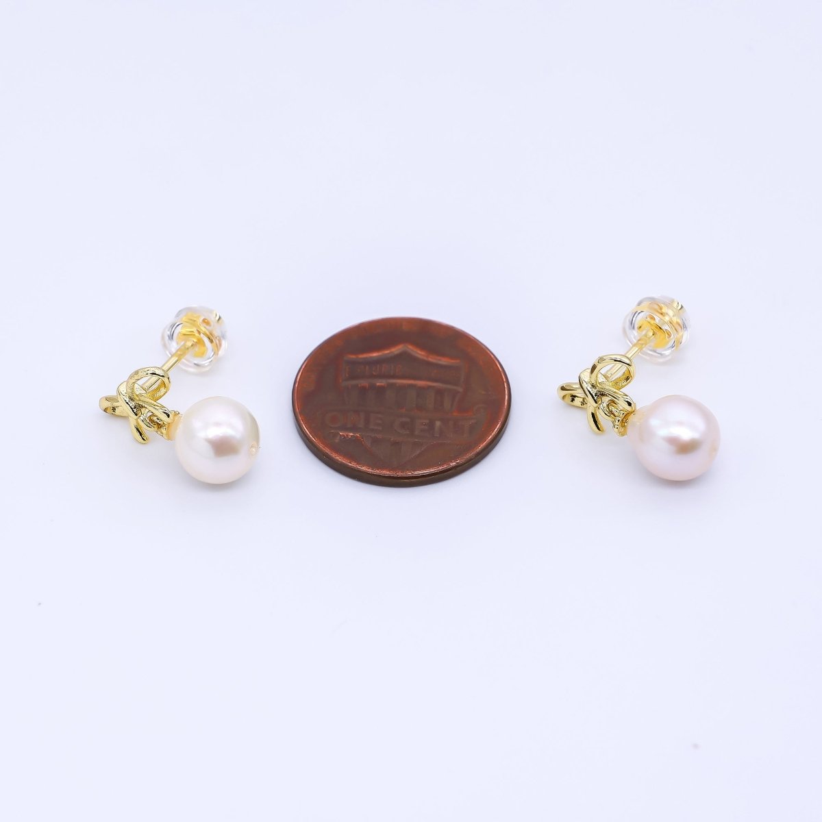 24K Gold Filled Freshwater Pearl Round Bow Tied Stud Earrings | Q - 417 - DLUXCA
