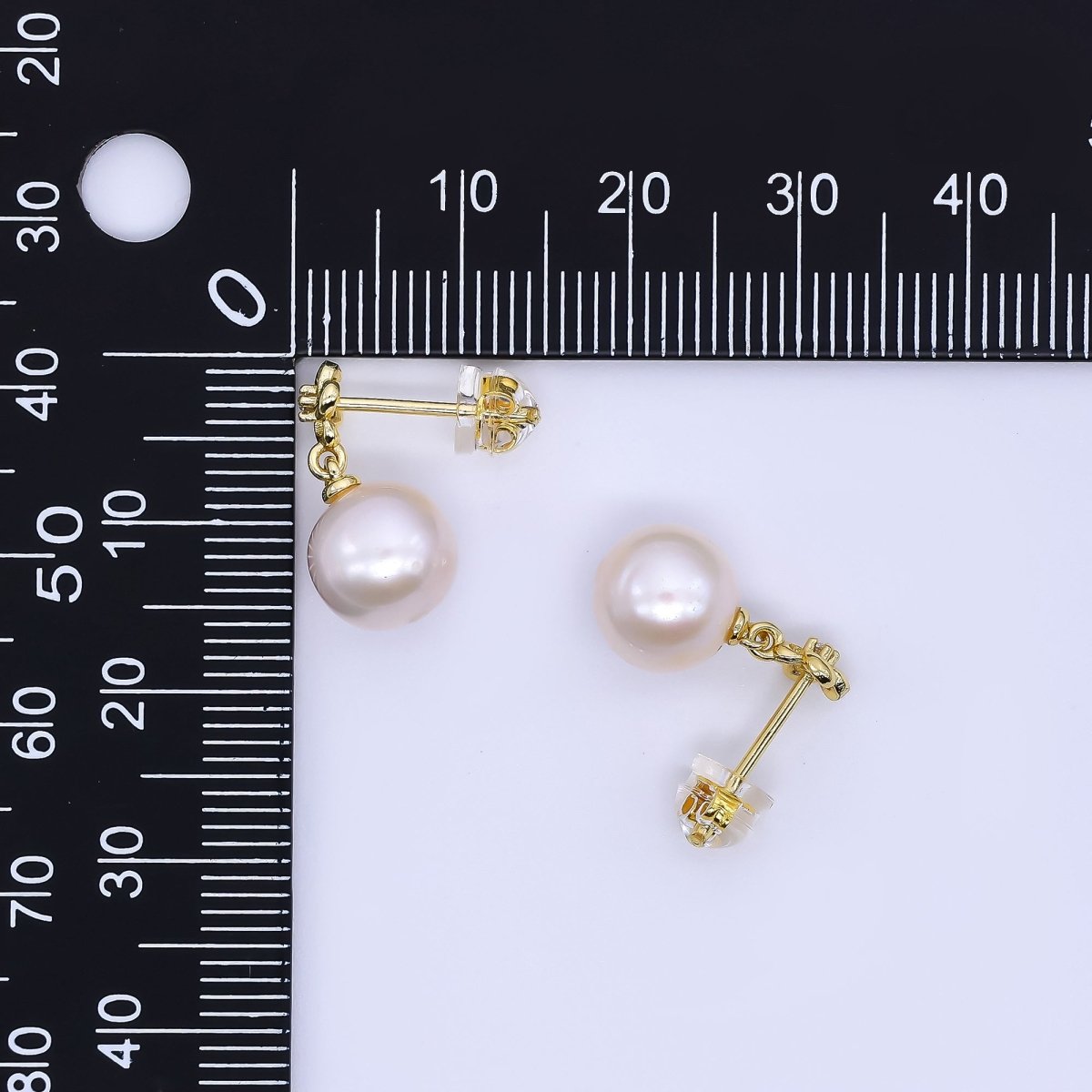 24K Gold Filled Freshwater Pearl Round Dainty Flower Stud Earrings | Q - 419 - DLUXCA