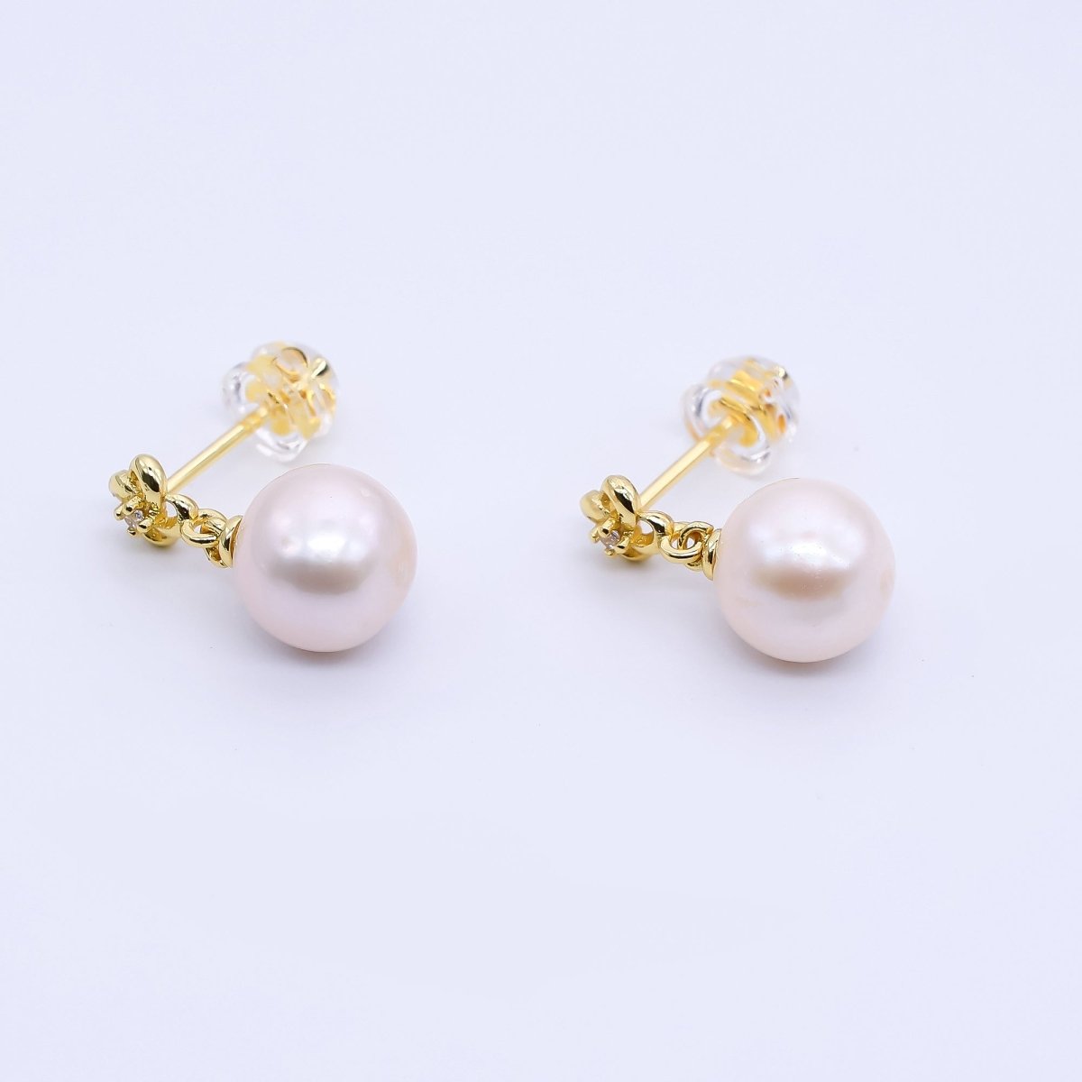 24K Gold Filled Freshwater Pearl Round Dainty Flower Stud Earrings | Q - 419 - DLUXCA