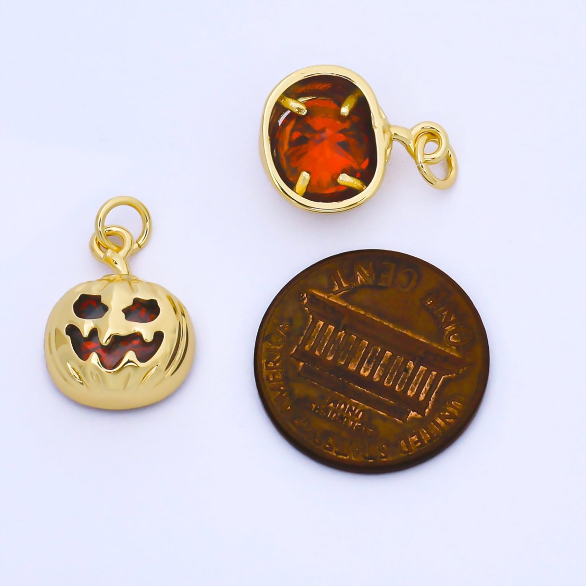 24K Gold Filled Jack O Lantern Pumpkin Pendant Halloween Charm | AF1565 - DLUXCA