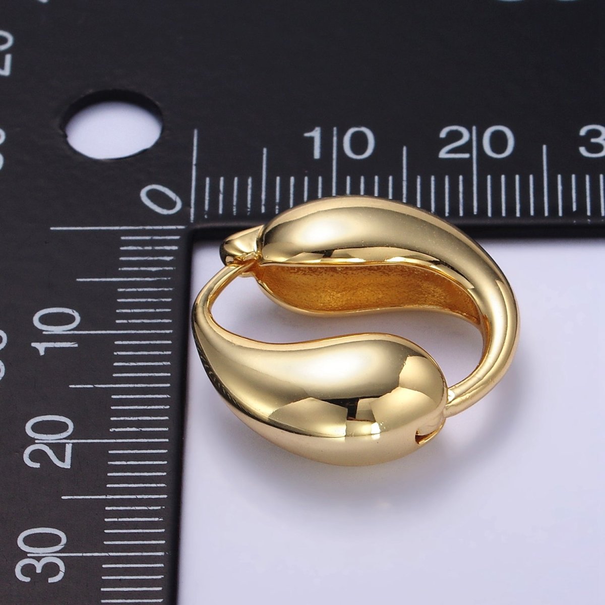 24K Gold Filled Molten Drop Hoop Earrings | Q104 - DLUXCA