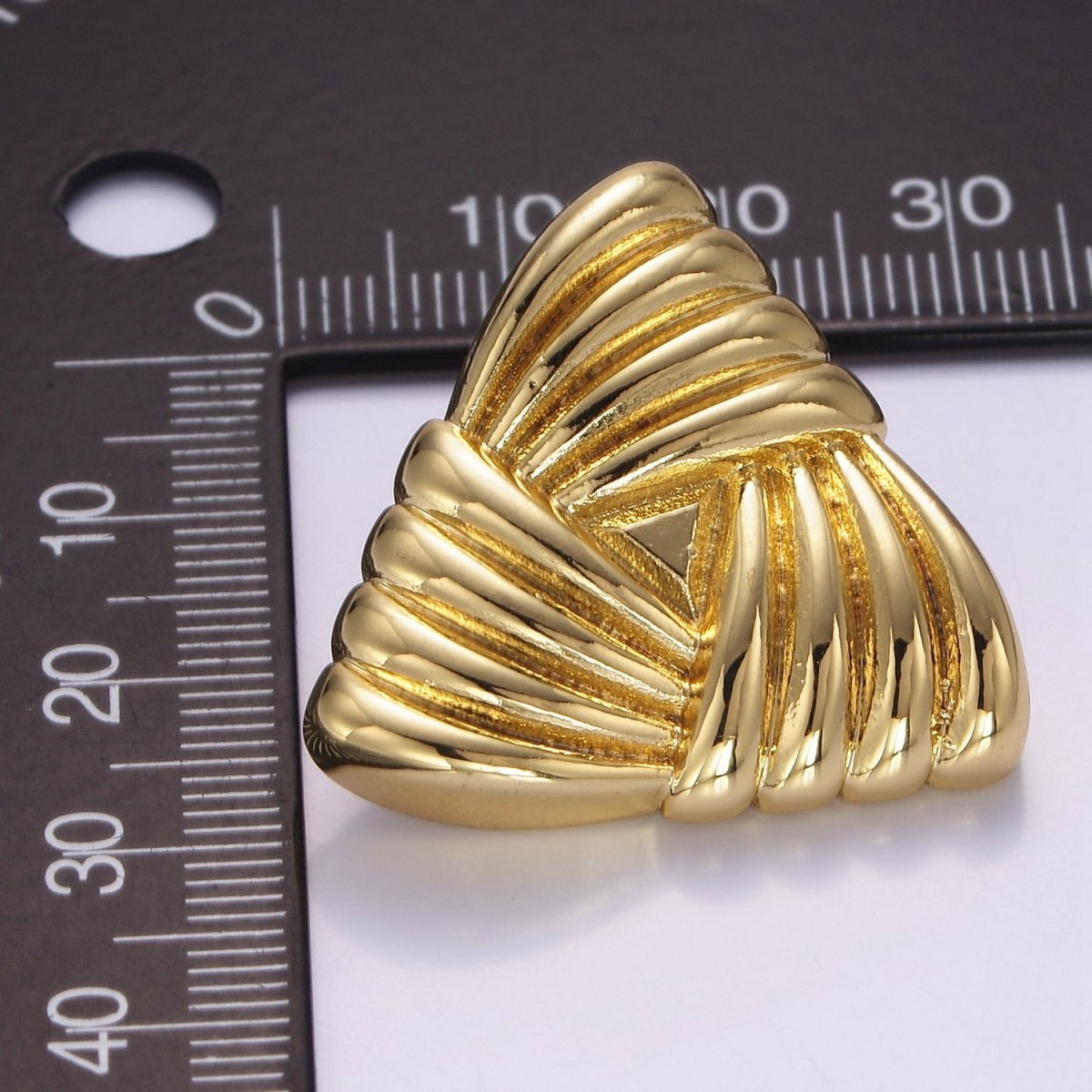 24K Gold Filled Puffed Quilted Triangle Stud Earrings | P511 - DLUXCA