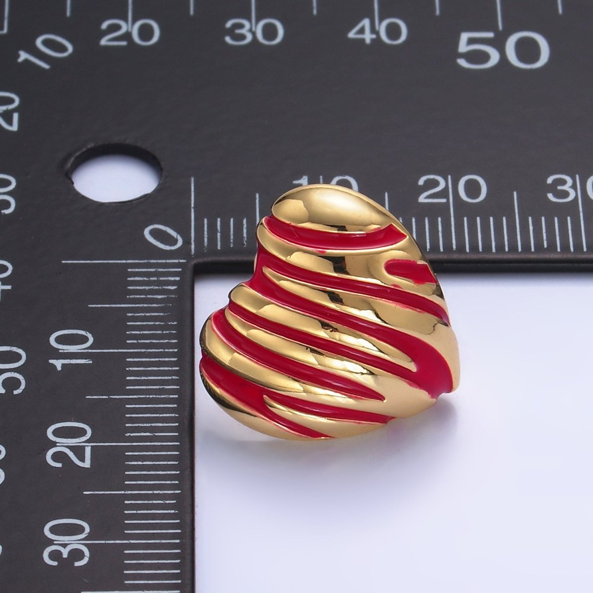 24K Gold Filled Red Enamel Lined Heart Stud Earrings | AB923 - DLUXCA