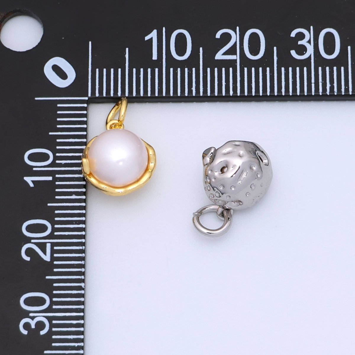 24K Gold Filled White Shell Pearl Bezel Round Charm in Gold & Silver | N026 - DLUXCA