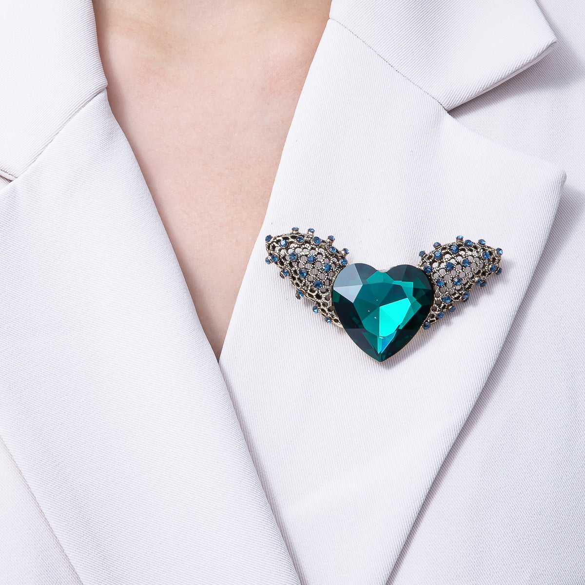 Vintage Turquoise Green Rhinestone Heart Wings Pin Brooch | BH-064