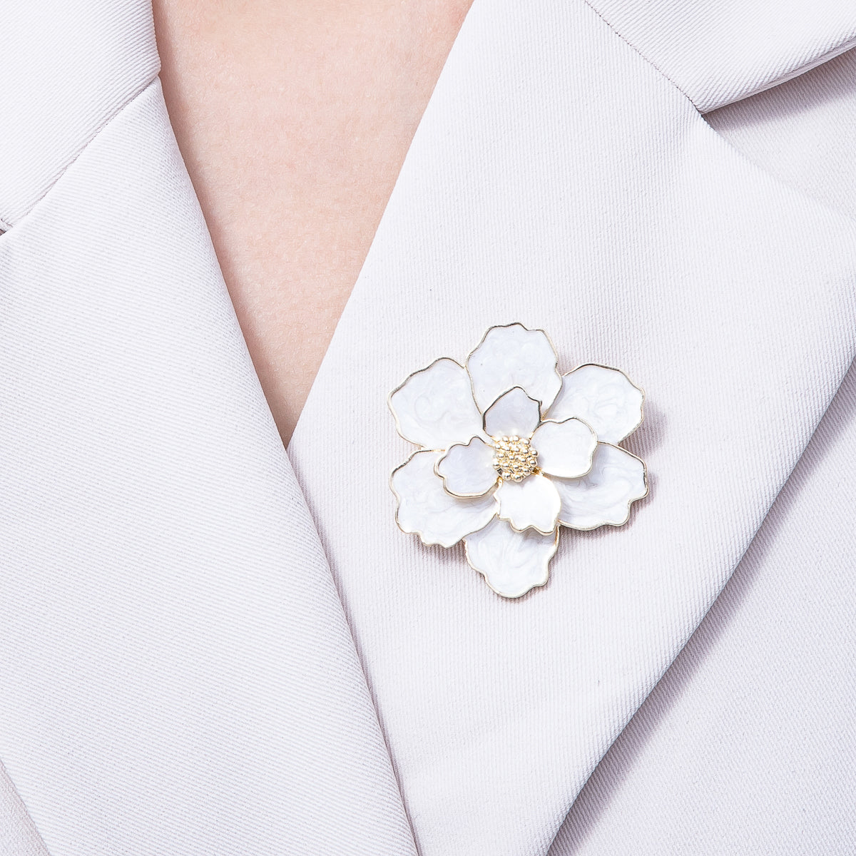 Gold 42mm x 34.5mm White Glitter Enamel Flower Pin Brooch | BH-071