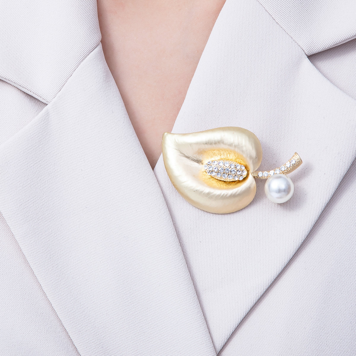 Matte Gold 58mm x 36mm Acrylic Pearl Leaf Nature Pin Brooch | BH-035