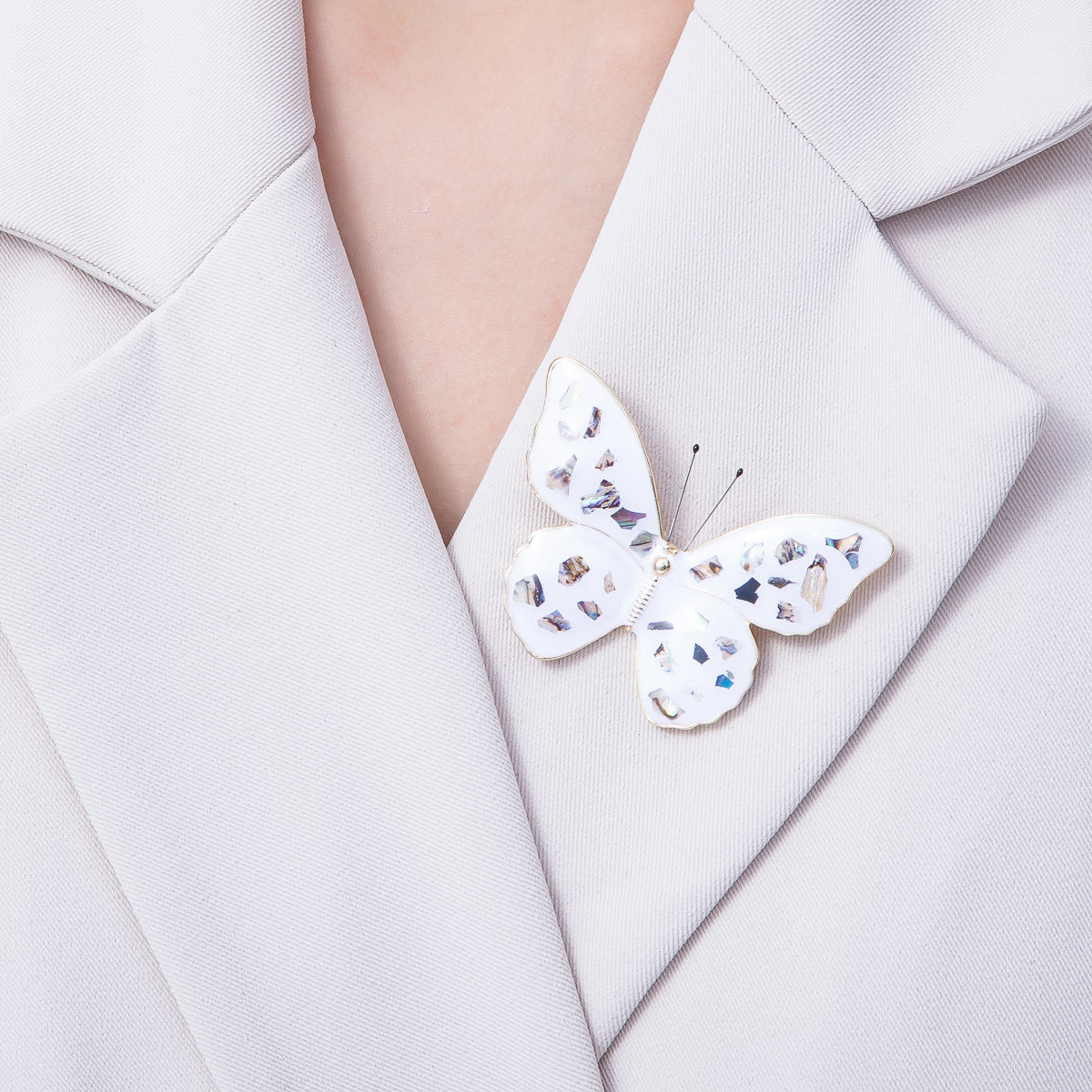 Gold 55mm White Butterfly Insect Animal Pin Brooch | BH-037